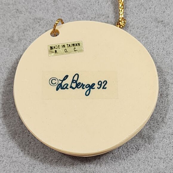 La Berge 1992 CHRISTMAS IS LOVE Christmas Tree Ornament Vintage 2.25" Diam - Picture 2 of 3
